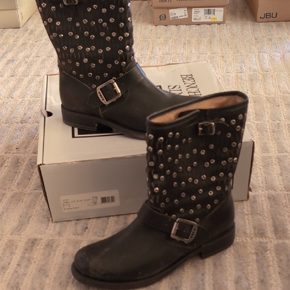 Jenna Cut Stud Dark Brown Short Boots